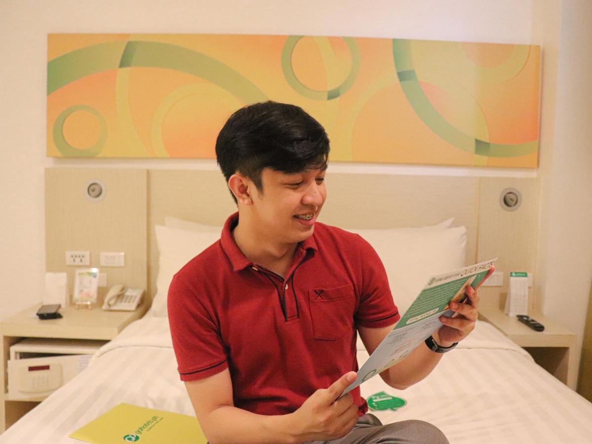 Go Hotels Timog Quezon City Exterior foto