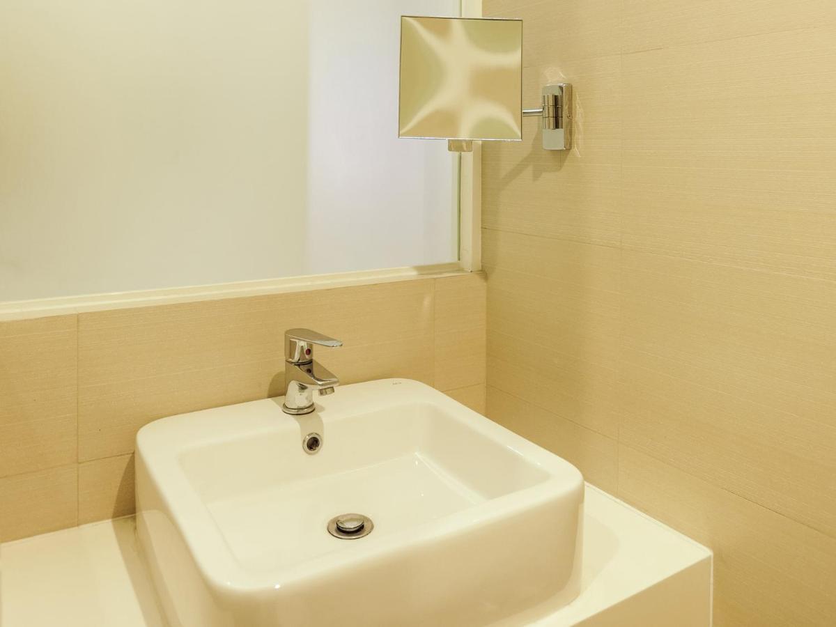 Go Hotels Timog Quezon City Exterior foto